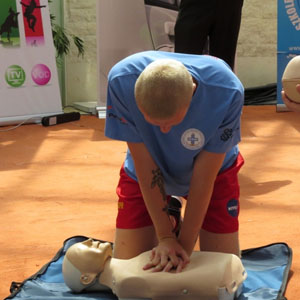 RKO wykonywane na manekinie