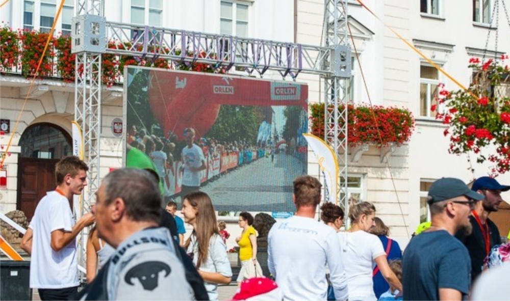 Transmisja biegu na starym rynku w płocku